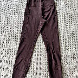 Lululemon In Movement 7/8 legging burgundy color